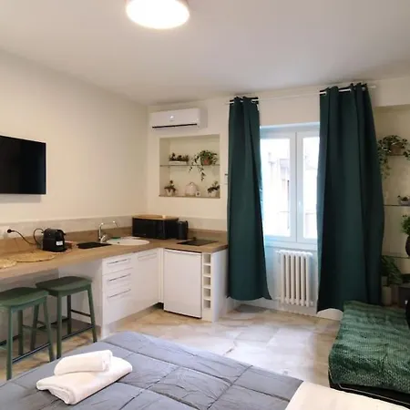 Milanrentals - Rainforest Apartment *